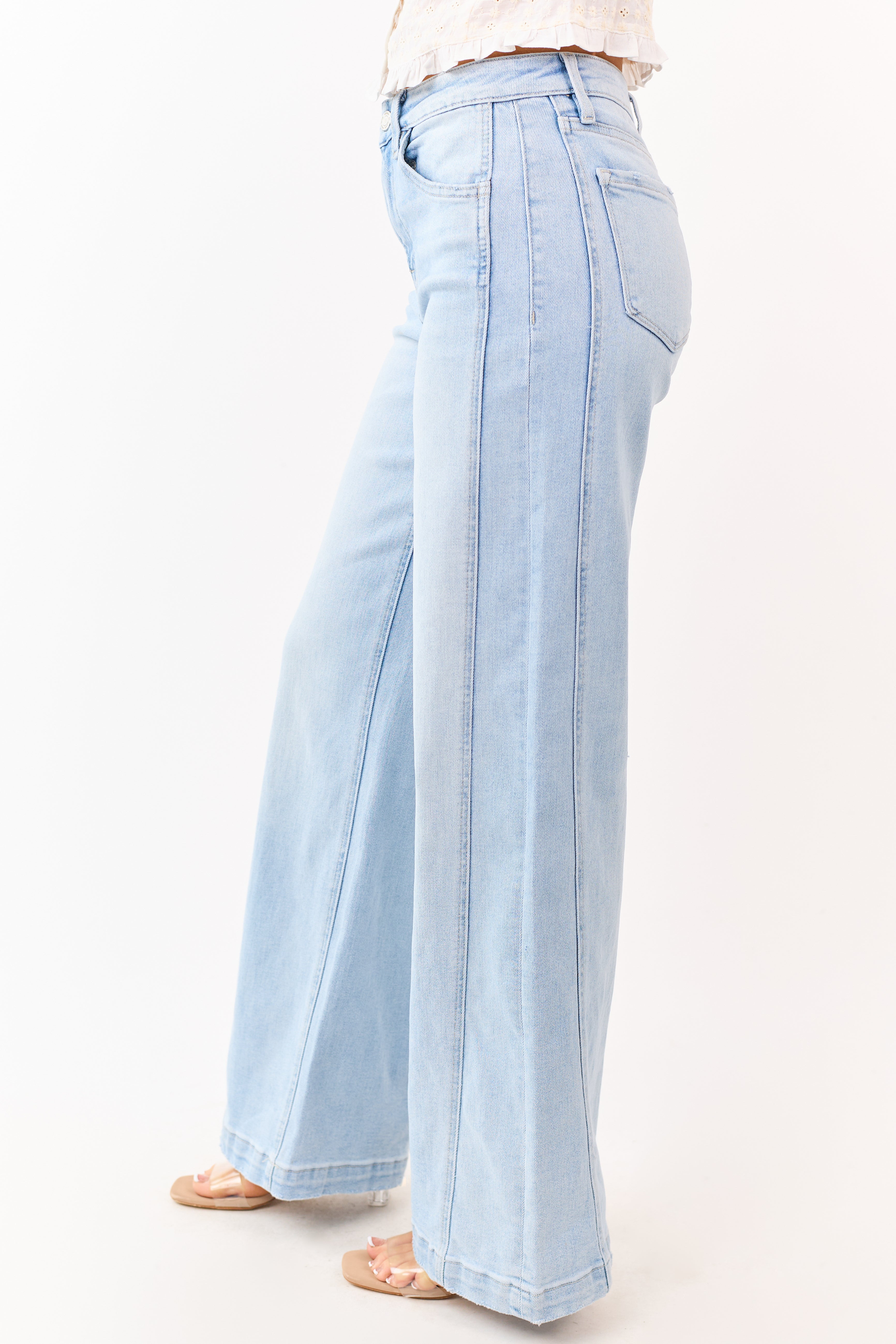 Vervet Light Wash Wide Leg Stretchy Jeans
